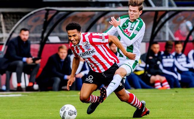 在比賽前半 在比賽前半